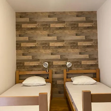 Grand Apartamento Mitrovac