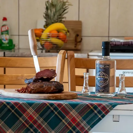 Διαμέρισμα Grand *